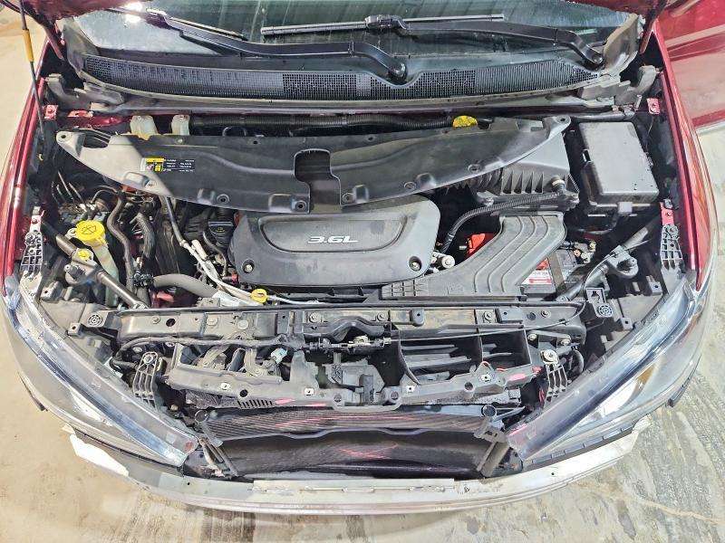 2017 Chrysler Pacifica Touring l