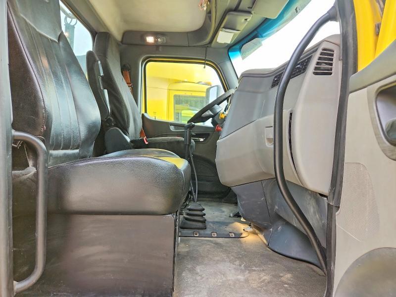 2017 Peterbilt 579 Semi Truck