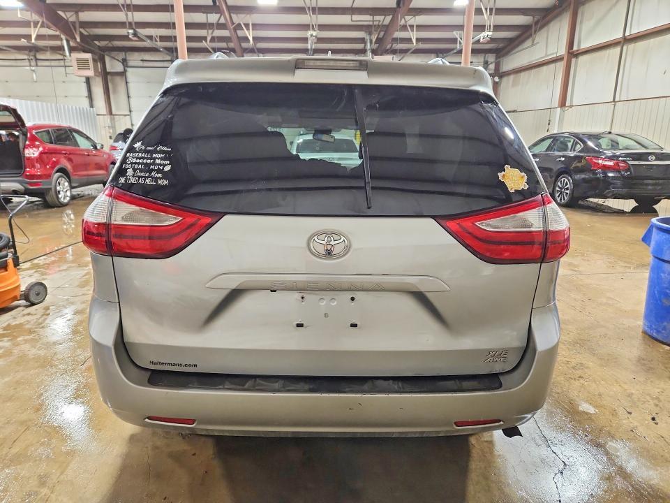 2019 Toyota Sienna xle 7-passenger
