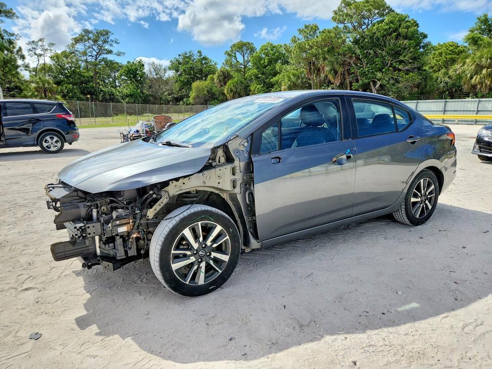 2021 Nissan Versa sv