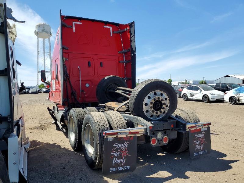 2019 Freightliner Cascadia 126