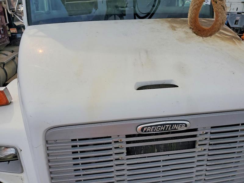 2001 Freightliner FL80 Digger Derrick Truck