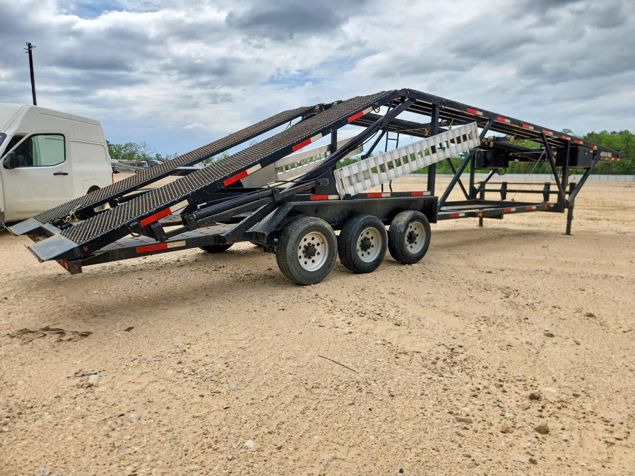 2022 Texas Pride CA84727GN Car Carrier
