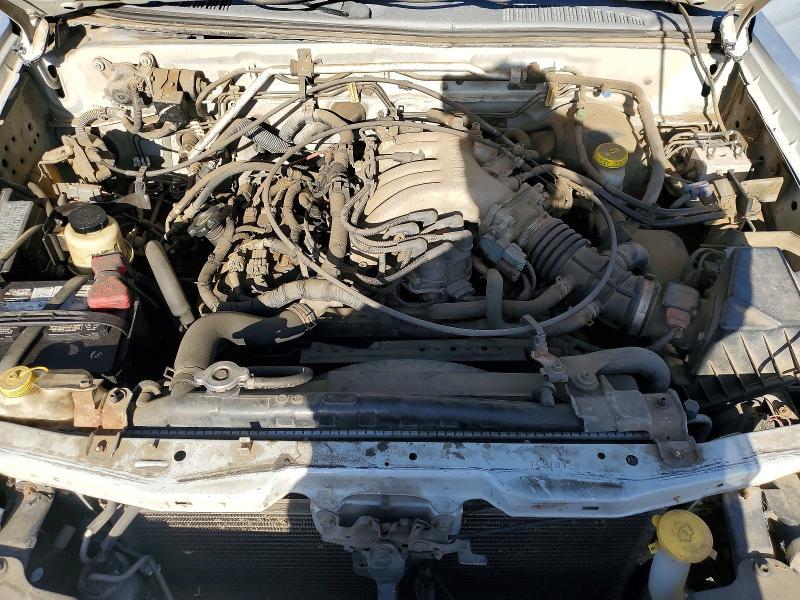 2001 Nissan Frontier xe