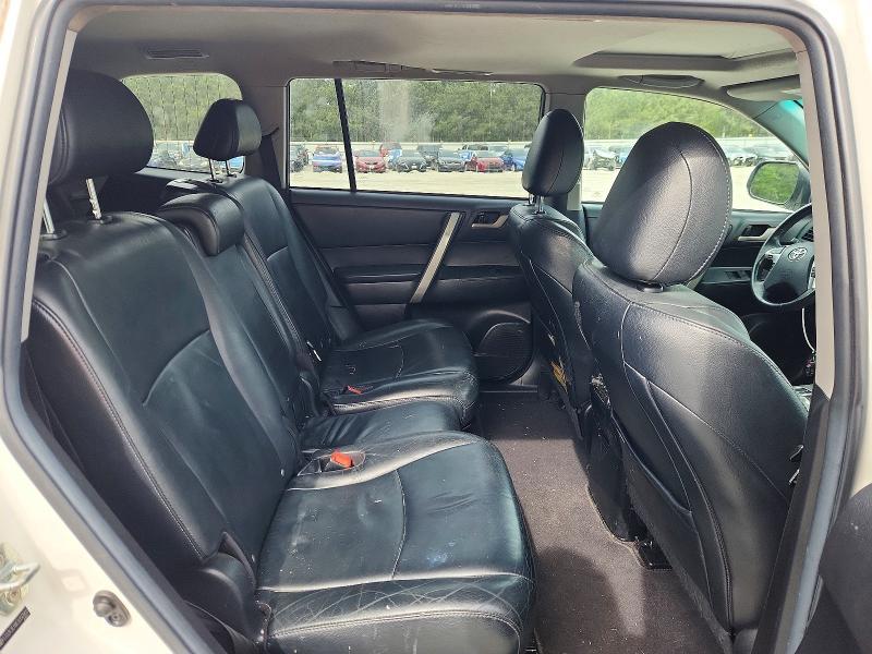 2012 Toyota Highlander se