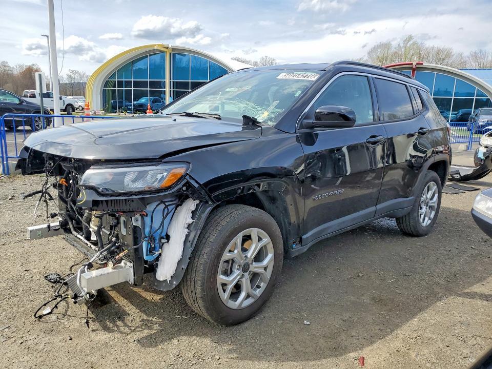 2025 Jeep Compass Latitude