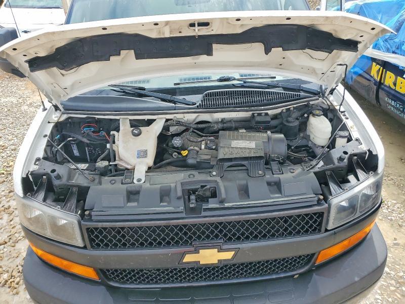2020 Chevrolet Express BOX Truck