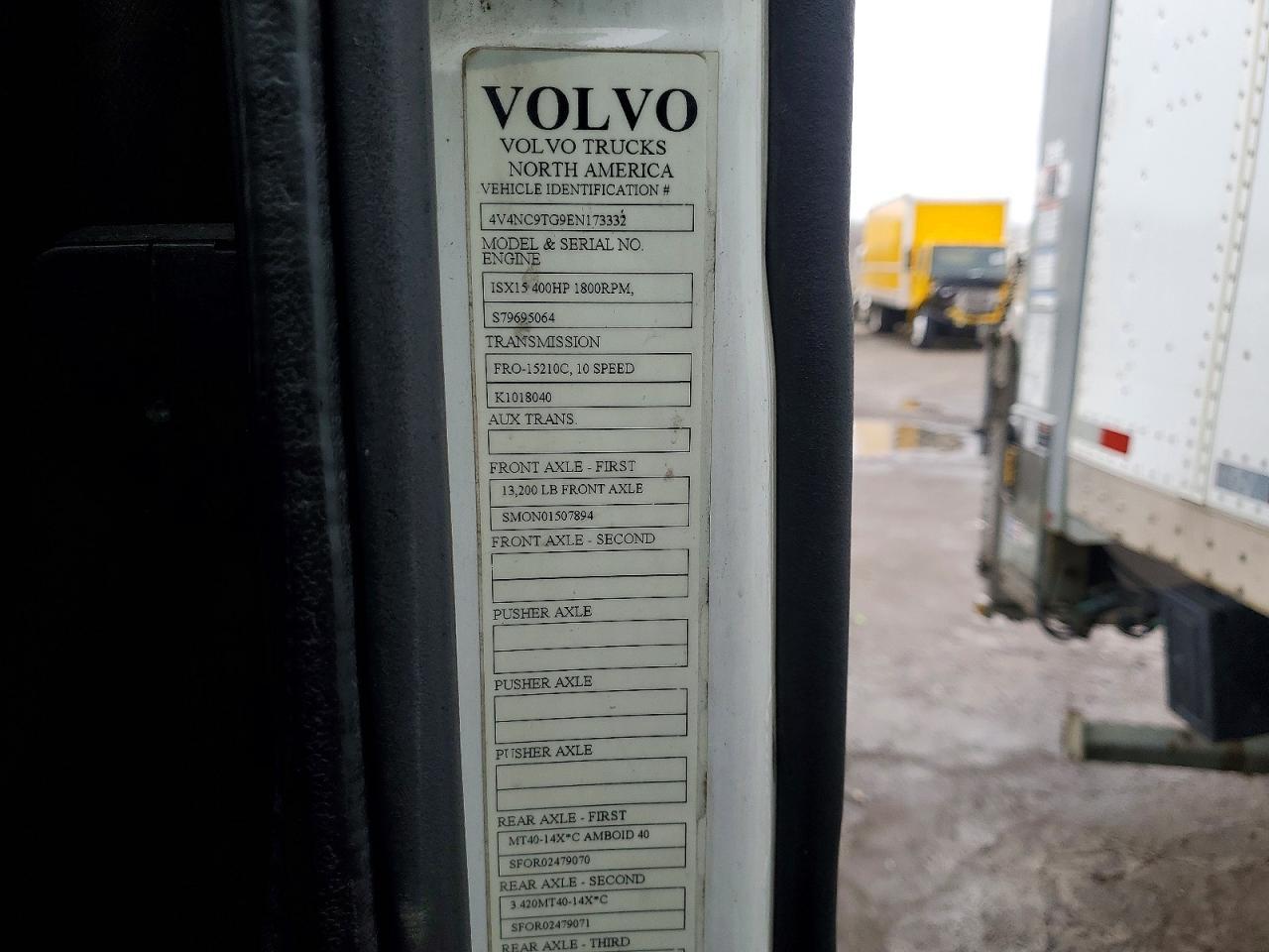 2014 Volv O VNL Semi Truck