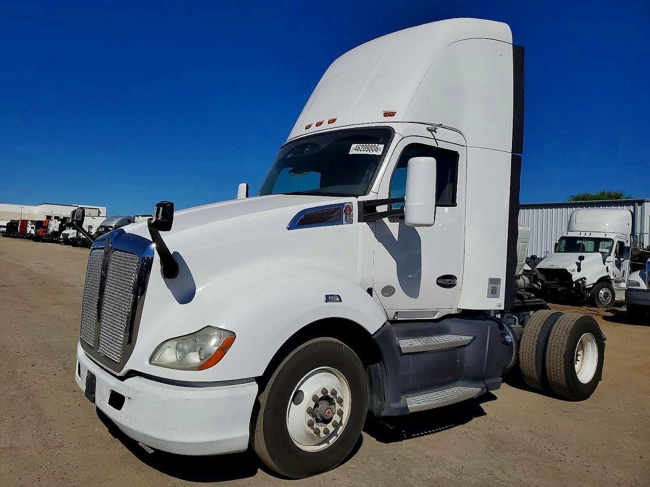 2016 Kenworth T680 Semi Truck