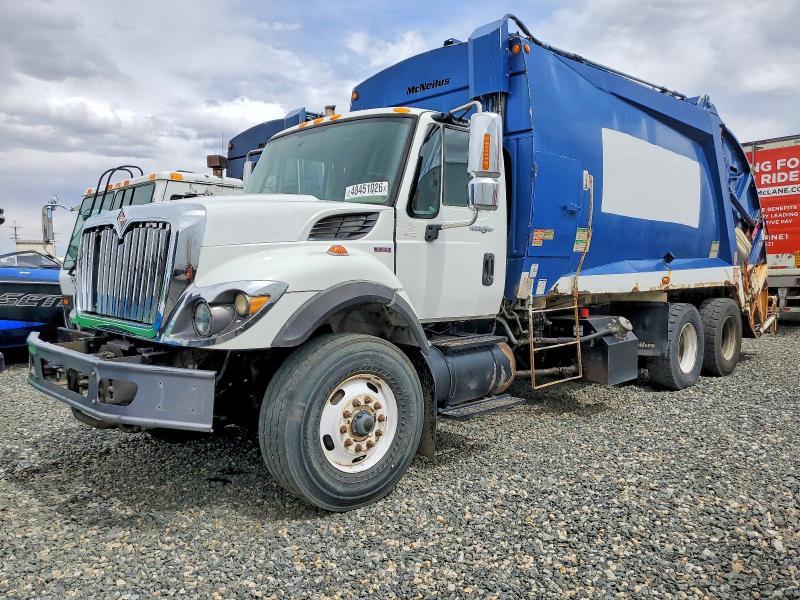 2011 International 7400 Refuse Truck