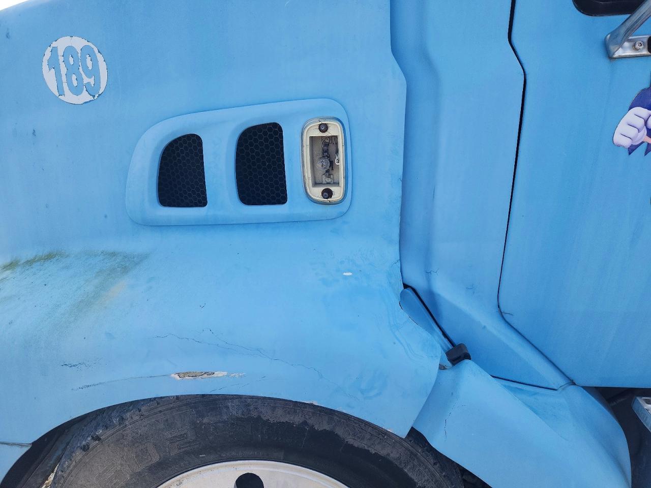 2005 Sterling LC Car HAU-Semi Truck