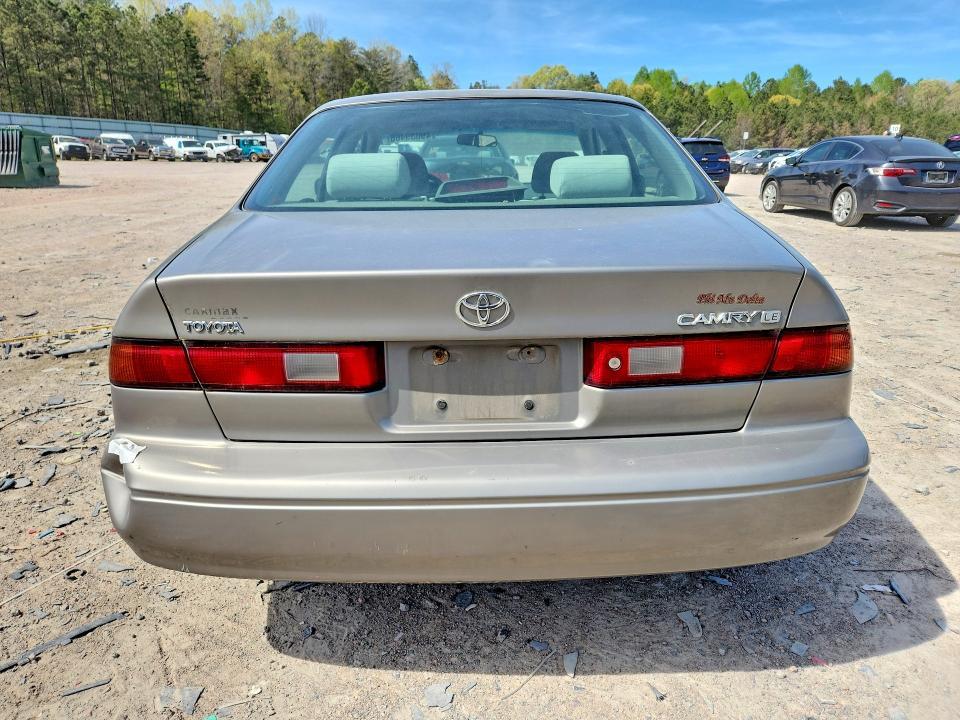 1999 Toyota Camry le