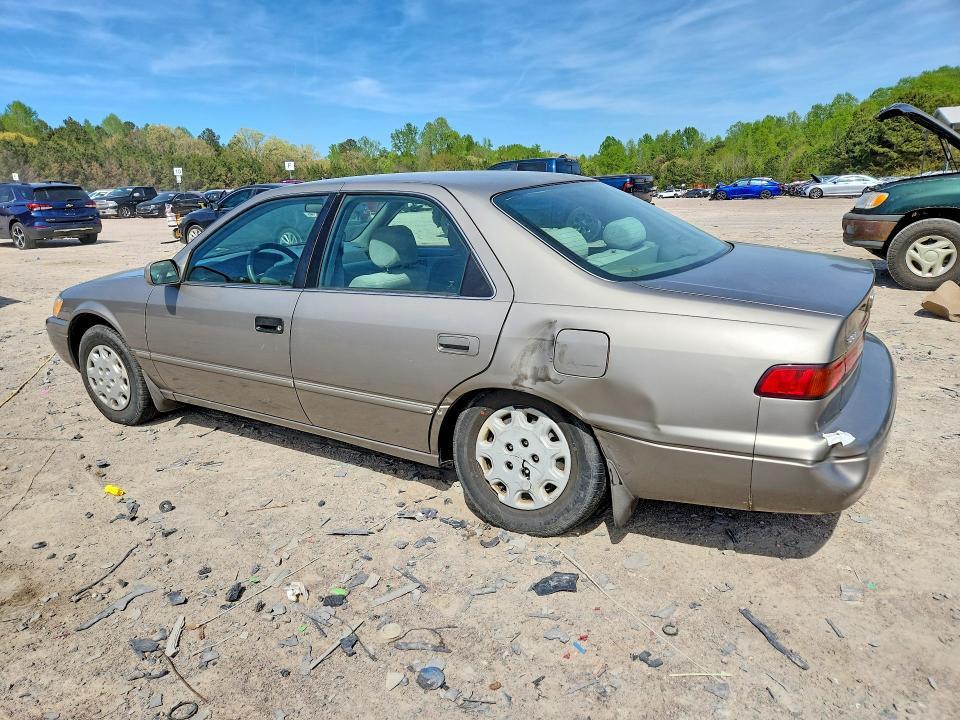 1999 Toyota Camry le