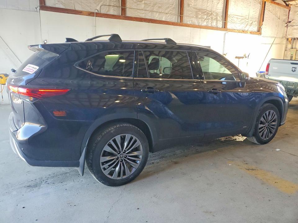 2021 Toyota Highlander Hybrid Platinum