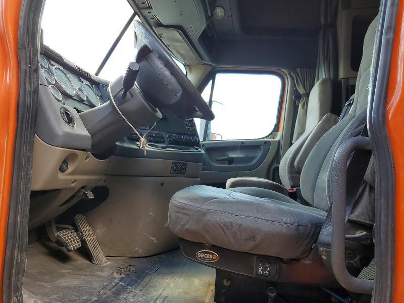 2016 Freigliner 2016 Freightliner Cascadia 125 Semi Truck