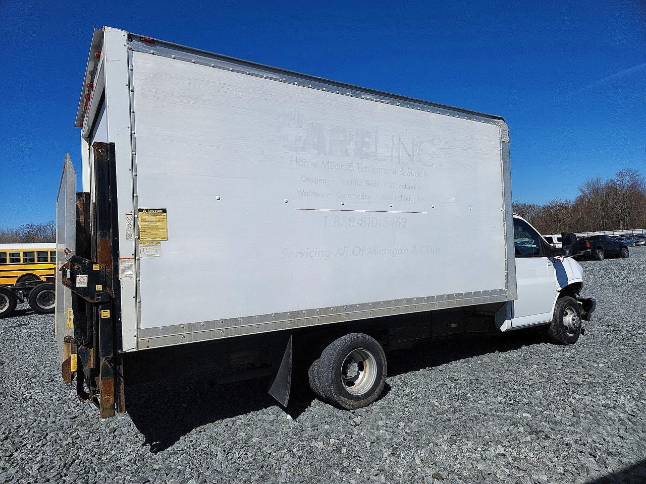 2017 Chevrolet Express BOX Truck