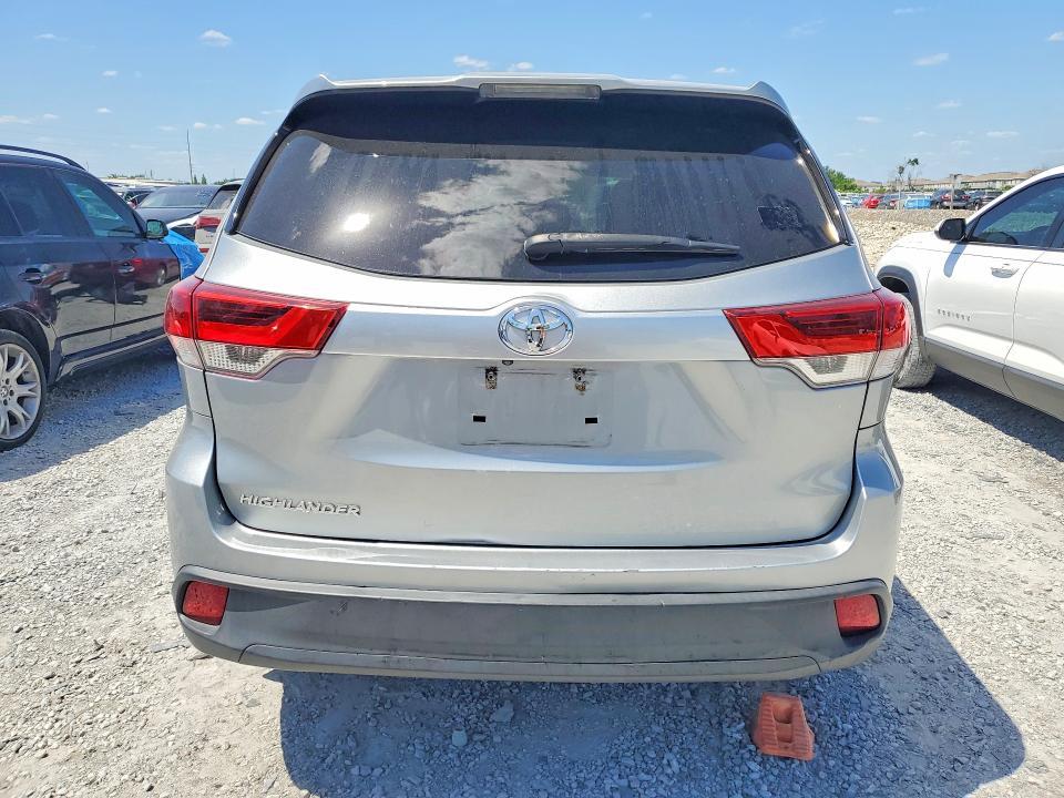 2017 Toyota Highlander le