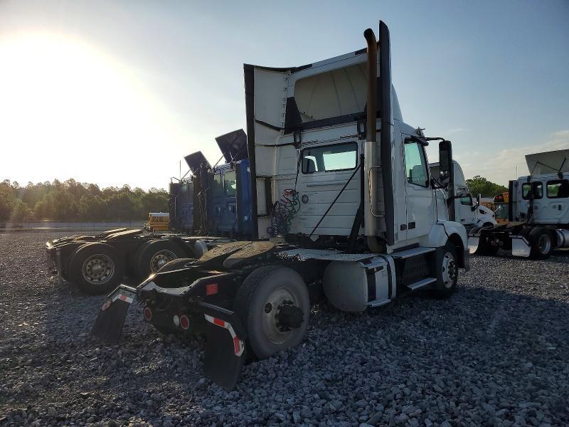 2017 Volvo VNL Semi Truck