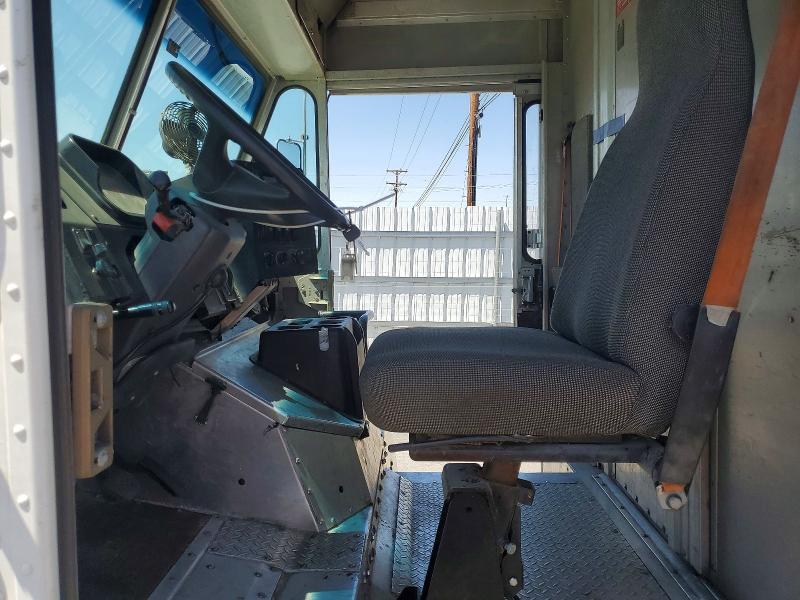 2022 Freigliner 2022 Freightliner MT45 Chassis Delivery Truck