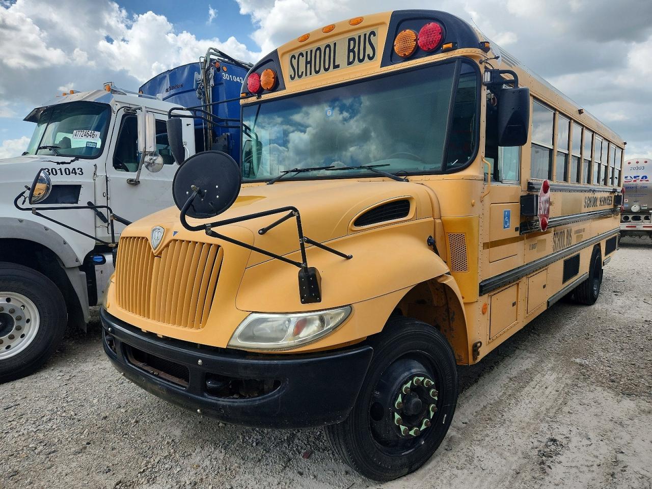 2010 Ic Corporation CE Series School-School Bus