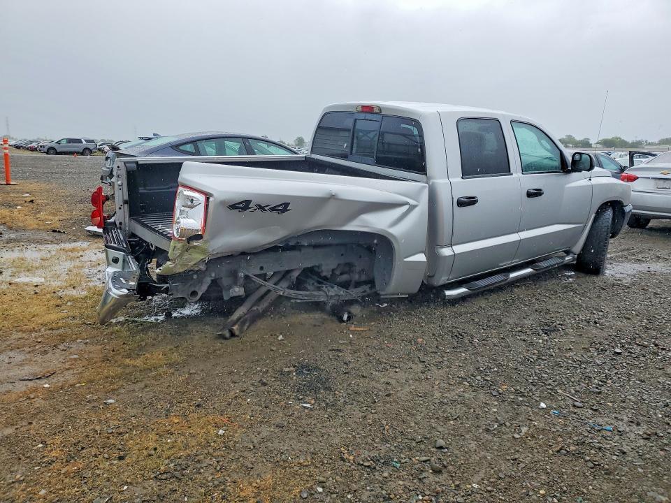 2005 Dodge Dakota Quad SLT