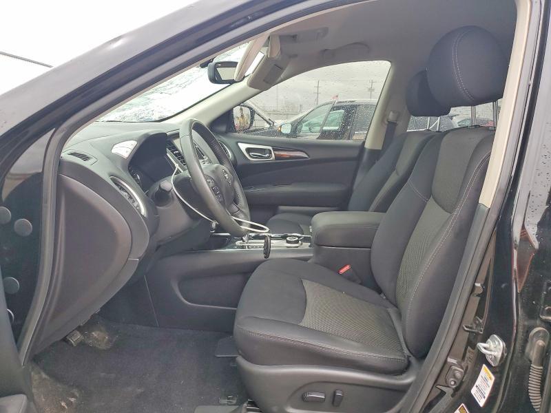 2017 Nissan Pathfinder sv