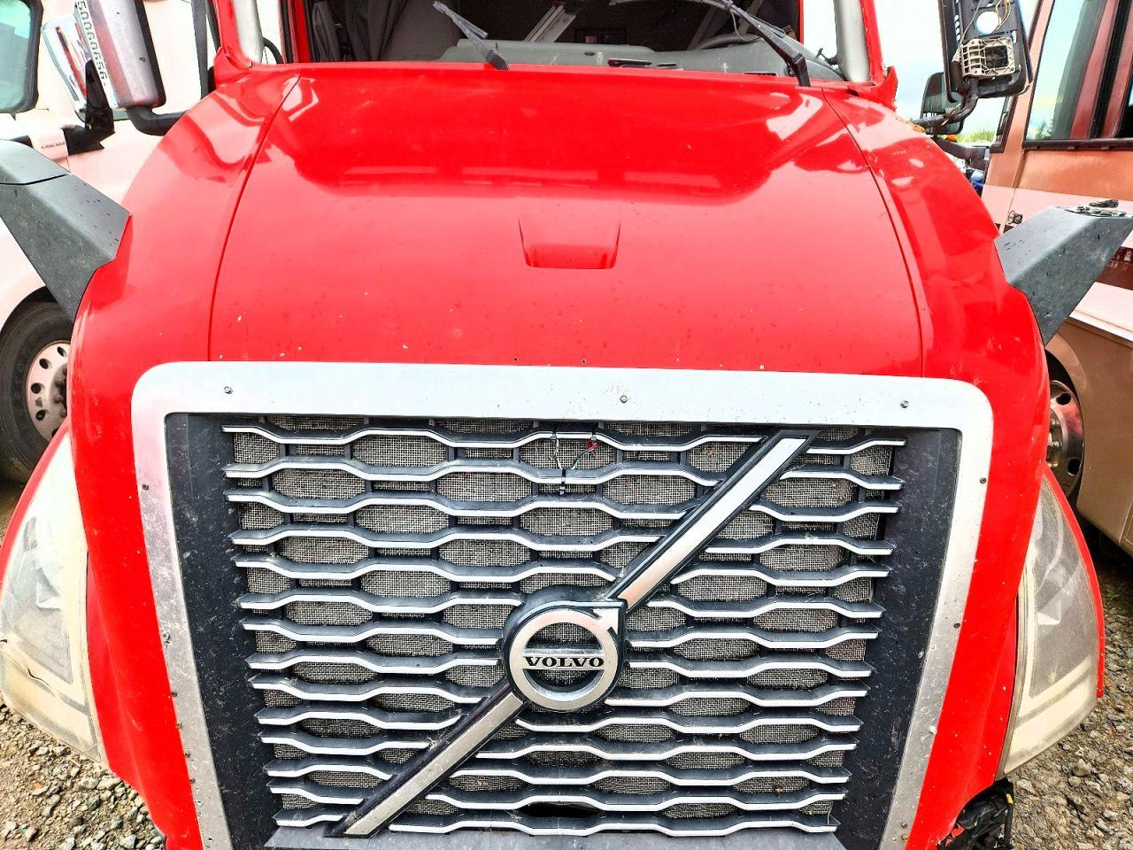 2020 Volv O VNL Semi Truck