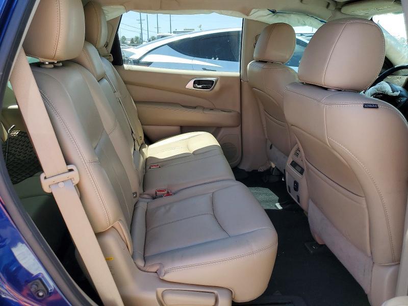 2017 Nissan Pathfinder sl