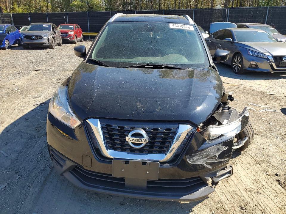 2020 Nissan Kicks sv