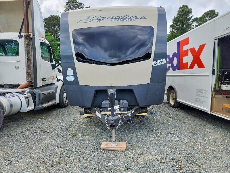 2020 Foresriver RLT8335BSS