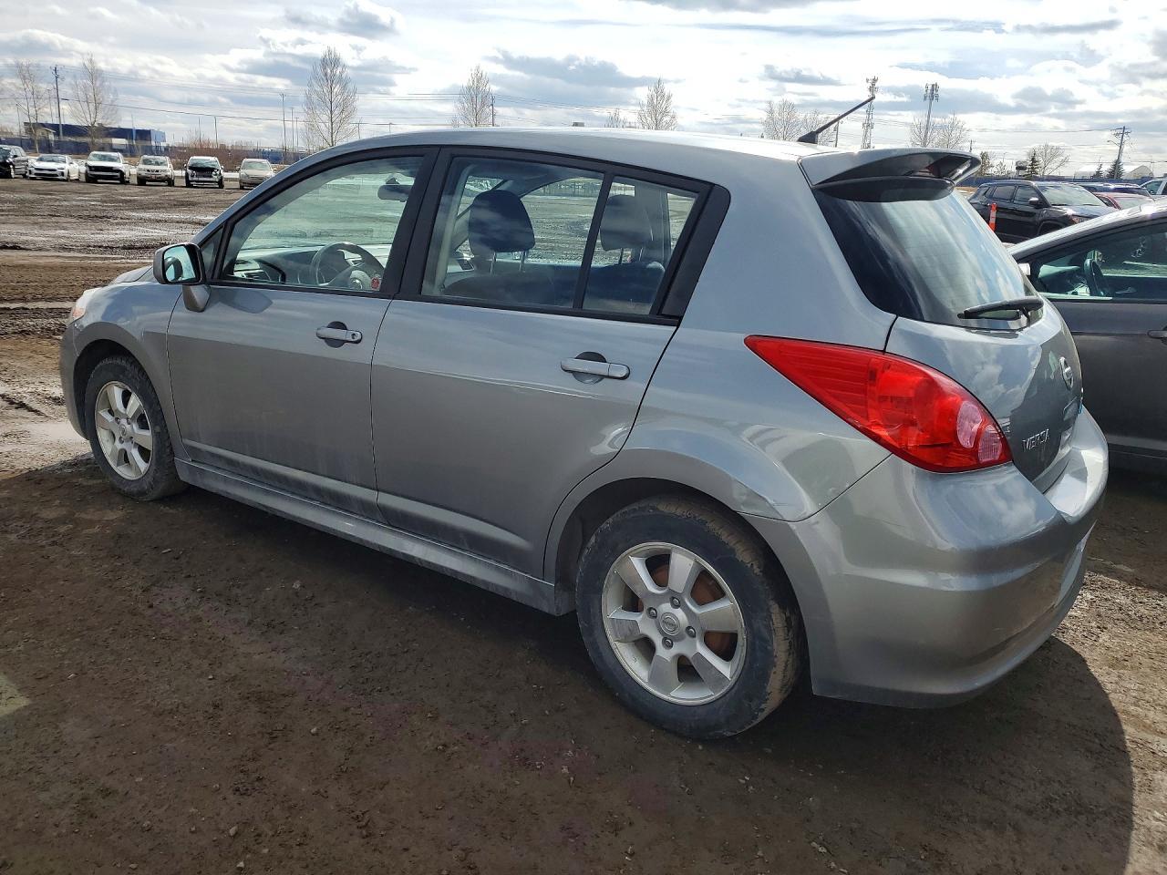 2012 Niss Versa 1.8 s