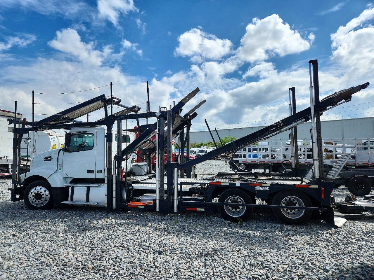 2013 Volv O VAH Car Hauler Truck