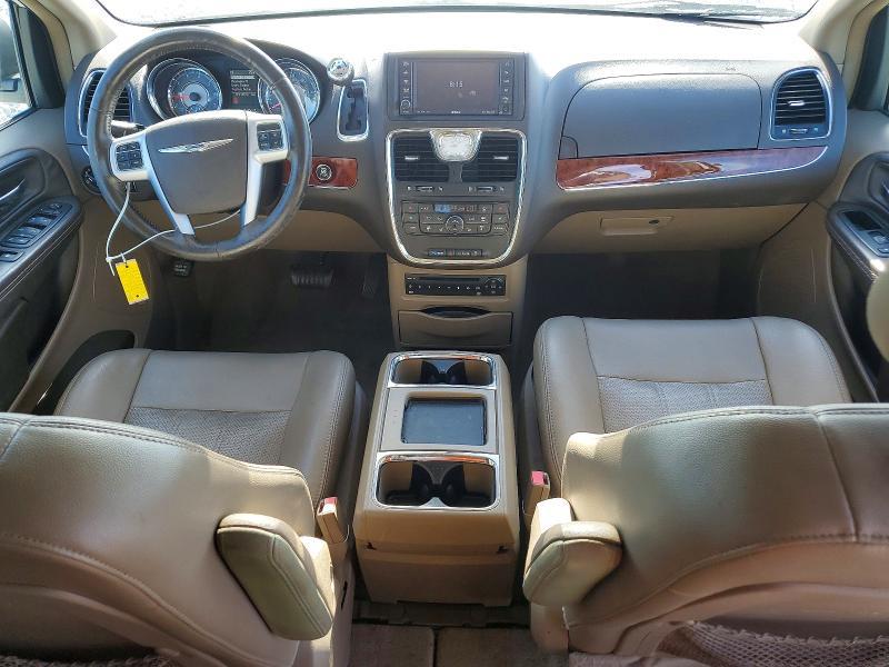 2012 Chrysler Town & Country Touring l