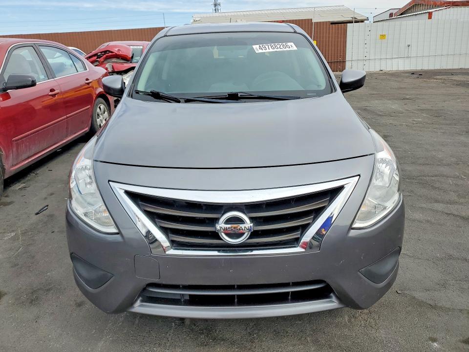 2018 Nissan Versa sv