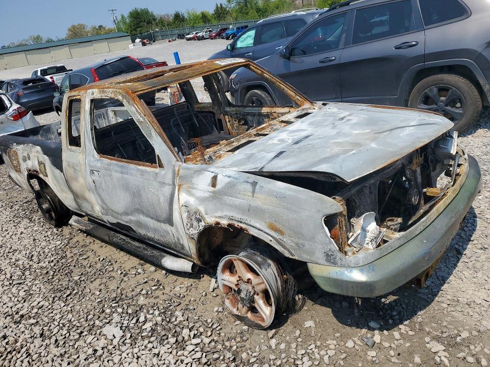 2000 Nissan Frontier XE Desert Runner