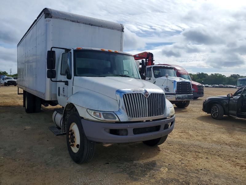 2013 International 4300 BOX Truck