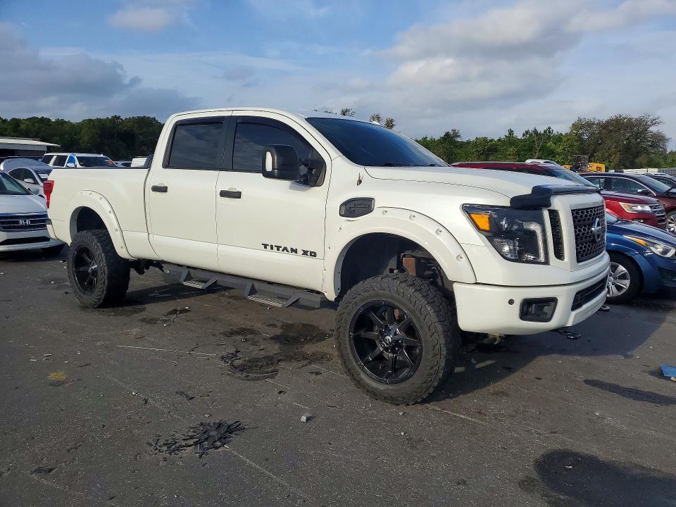 2018 Nissan Titan XD SV
