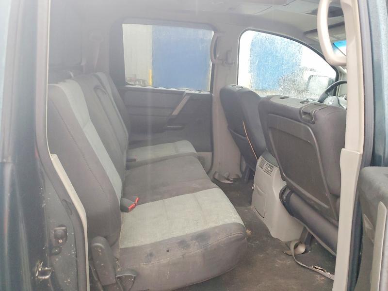 2004 Nissan Titan XE