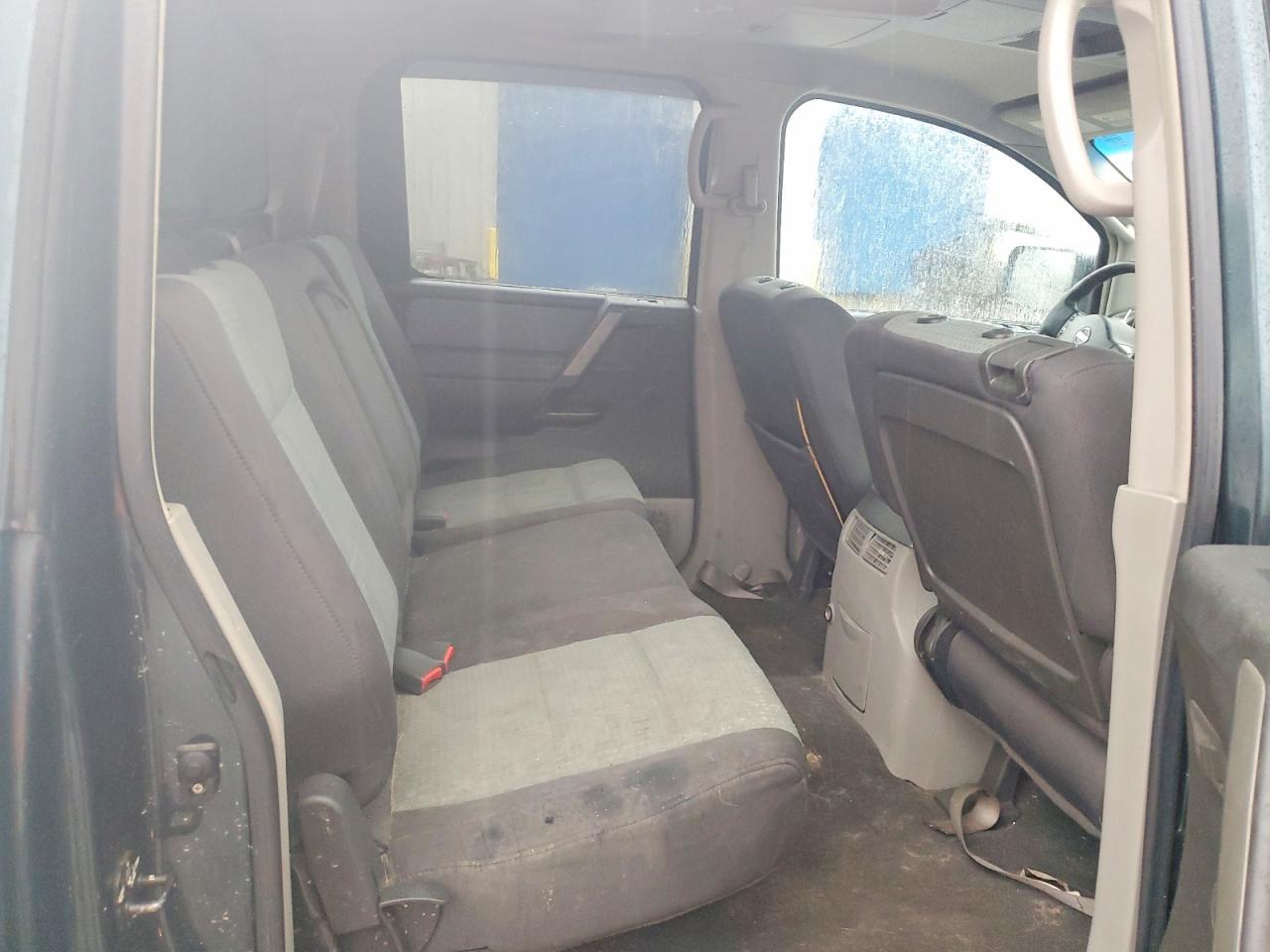 2004 Nissan Titan XE