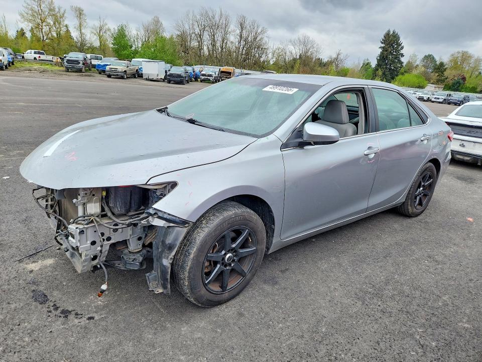 2015 Toyota Camry le