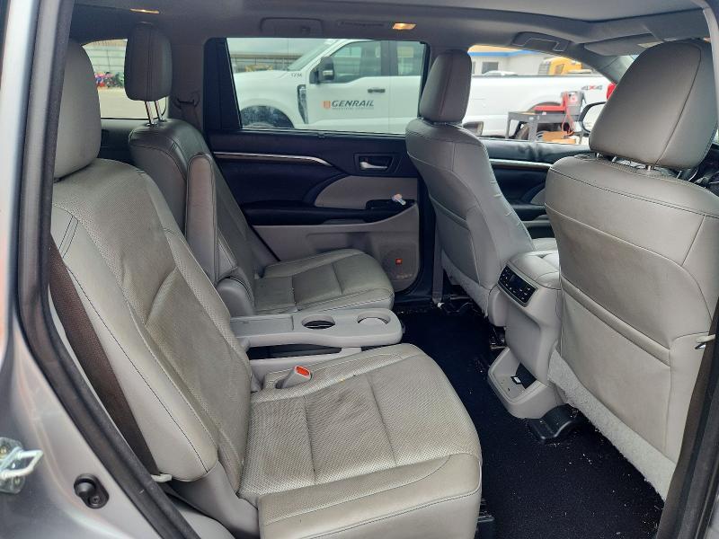 2016 Toyota Highlander Limited Platinum