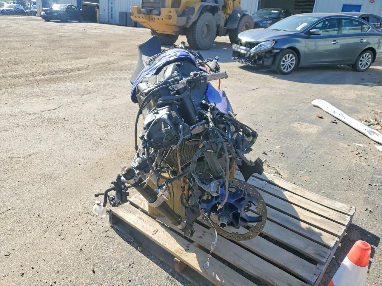 2024 Yama YZFR1