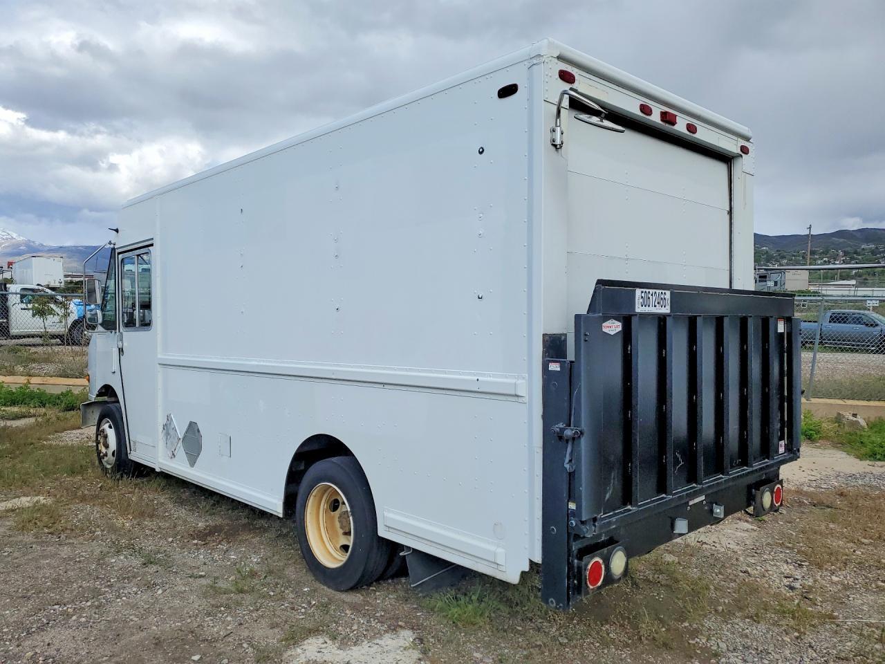 2004 Freightliner MT45 Chassis Delivery Truck