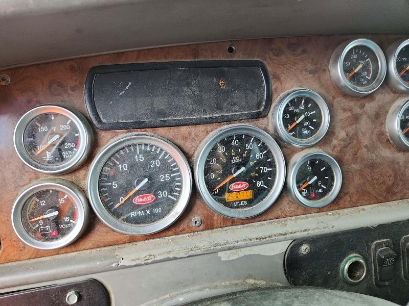 2007 Peterbilt 387 Semi Truck