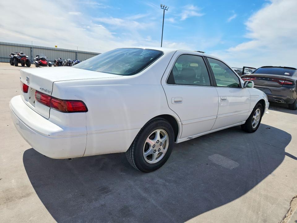 1999 Toyota Camry le