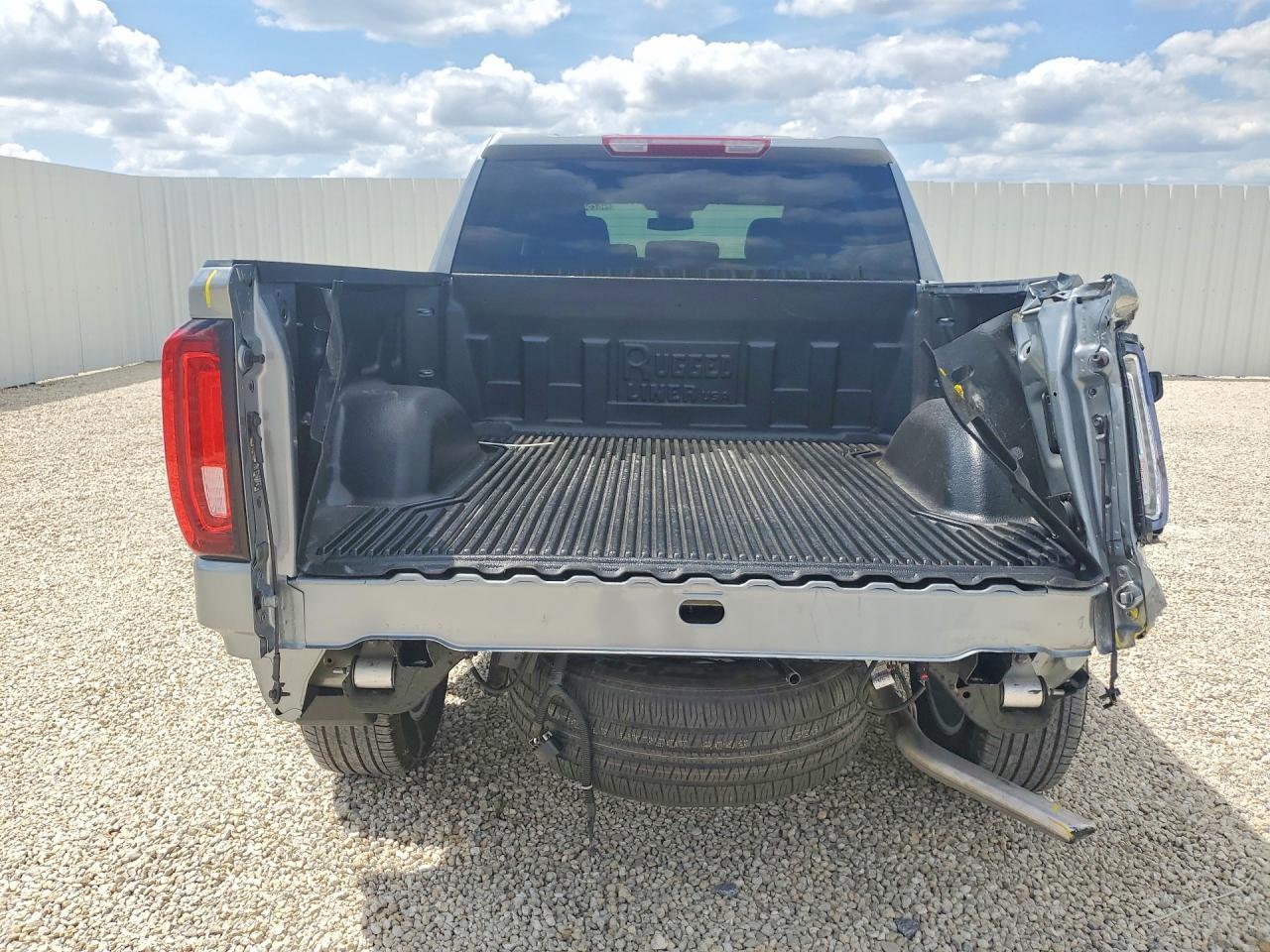 2026 GMC Sierra K1500 SLT