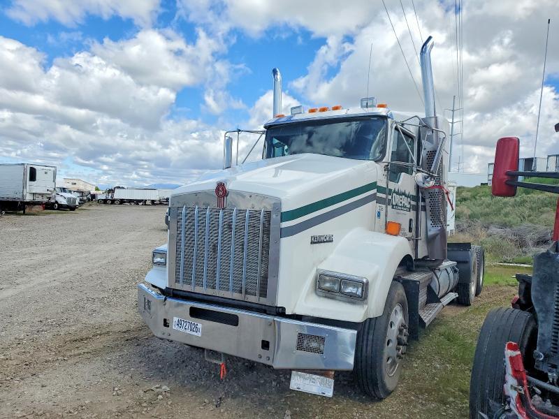 2017 Kenworth Construction T800