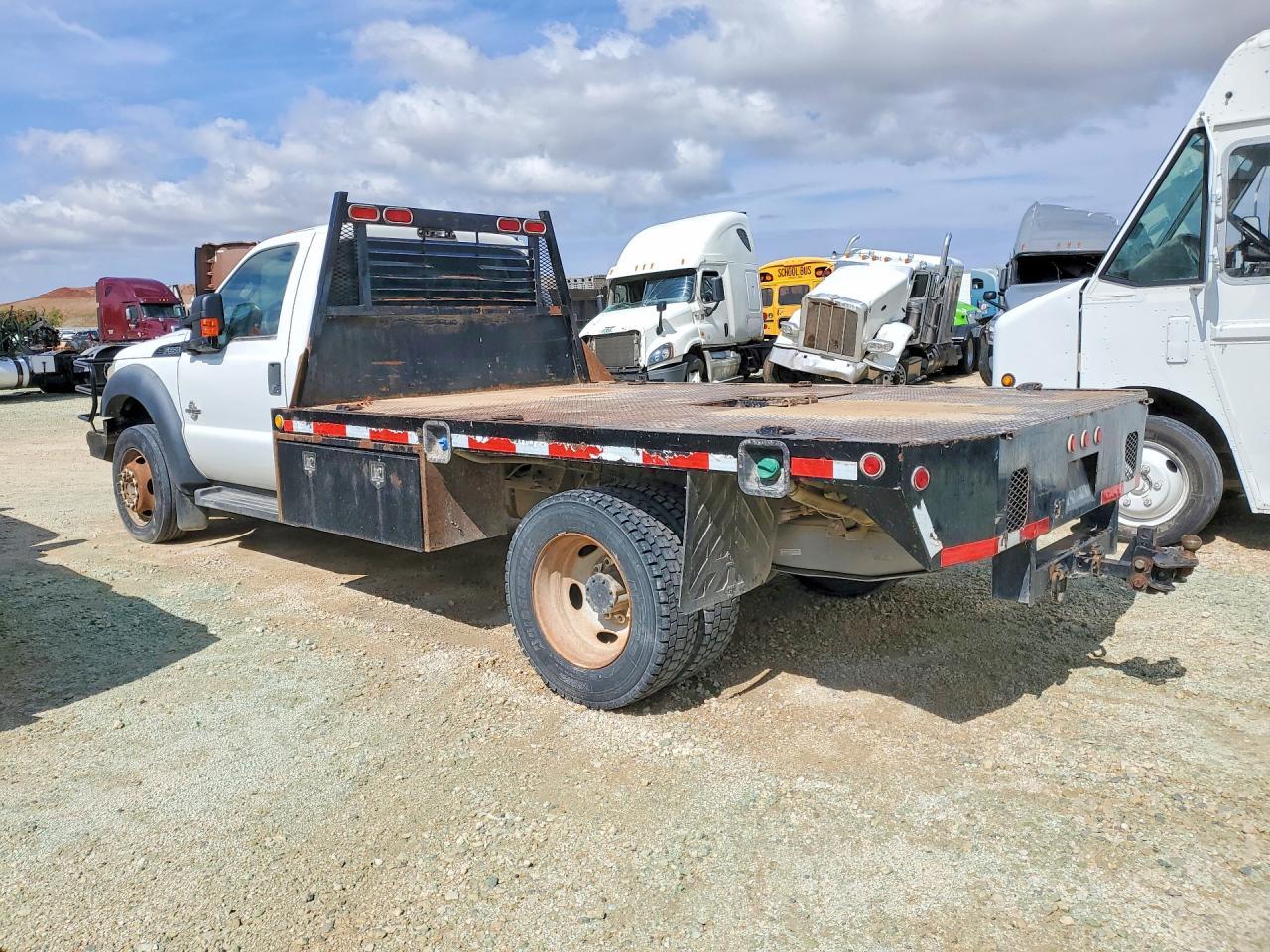 2014 Ford F550 Super Duty Flatbed Truck