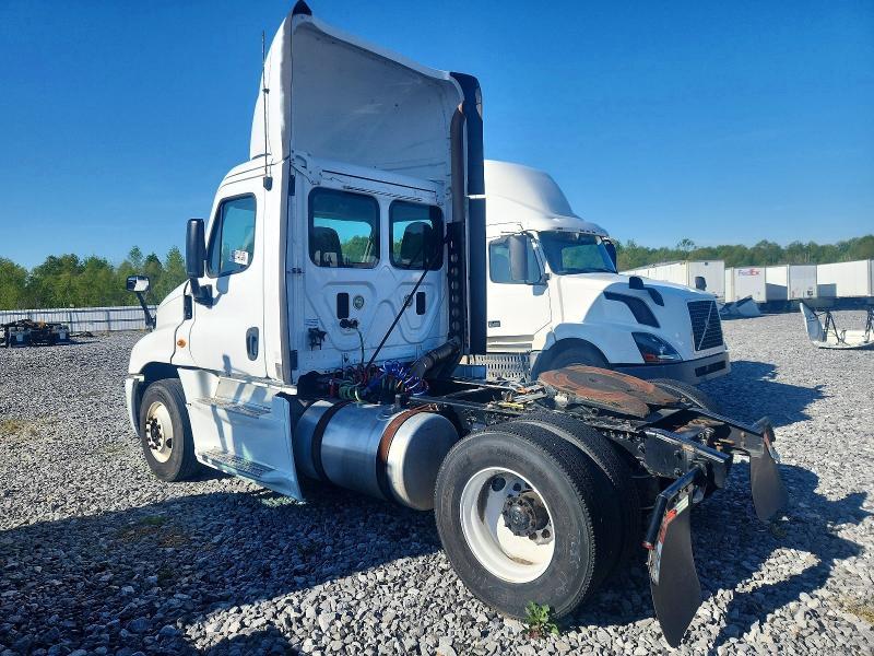 2014 Freightliner Cascadia Semi Truck