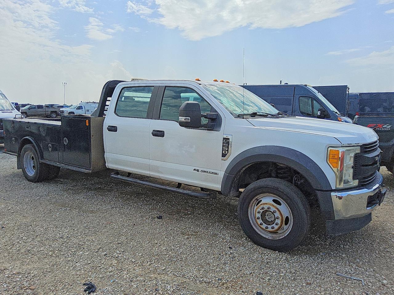 2017 Ford F550 Super Duty Flatbed Truck